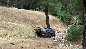 OTOMOBİL ŞARAMPOLE DEVRİLDİ: 2 ÖLÜ, 2 YARALI 