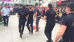 ŞEHİT CENAZESİNDE CHP ÇELENGİNİ PARÇALADILAR 