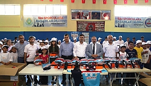 YAZ SPOR OKULLARINA KATILAN ÖĞRENCİLERE MALZEME DESTEĞİ 