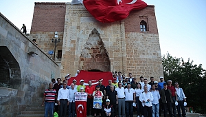 AFŞİN'DE 8. GELENEKSEL ŞEHİTLERİ ANMA VE YEMLİHA YÜRÜYÜŞÜ DÜZENLENDİ
