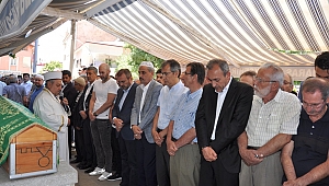 AK PARTİ GENEL BAŞKAN YARDIMCISI ÜNAL’IN ACI GÜNÜ 