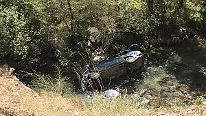 DEREYE UÇAN OTOMOBİLİN SÜRÜCÜSÜ YARALANDI 