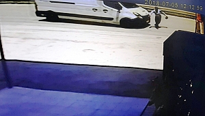 KAMYONET YAŞLI ADAMA BÖYLE ÇARPTI 