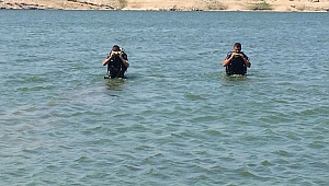 SERİNLEMEK İÇİN GİRDİĞİ BARAJ GÖLÜNDE BOĞULDU 