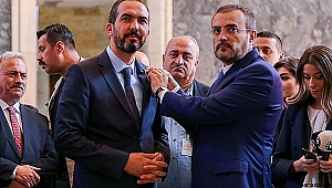 VEKİLLERDEN MECLİSTE DONDURMA İKRAMI