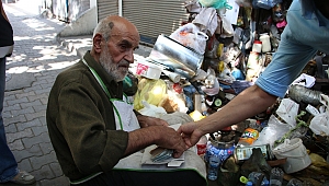 PARASININ ÇALINDIĞINI POLİSTEN ÖĞRENDİ 