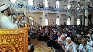 CAMİDE KARDEŞLİK KUCAKLAŞMASI