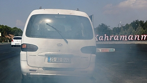 EGZOZ DUMANIYLA TRAFİĞİ TEHLİKEYE DÜŞÜRDÜ 