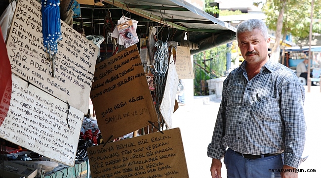 ŞAİR SEYYAR SATICI MÜŞTERİLERİNİ ŞİİRLE KARŞILIYOR