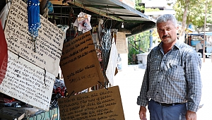 ŞAİR SEYYAR SATICI MÜŞTERİLERİNİ ŞİİRLE KARŞILIYOR 