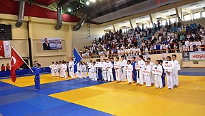 4. ULUSLARARASI TÜRK DÜNYASI ŞEHİRLERİ ADANA JUDO TURNUVASI SONA ERDİ 