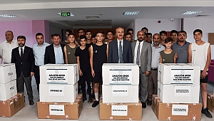 DULKADİROĞLUNDAN AMATÖR SPOR KULÜPLERİNE MALZEME YARDIMI