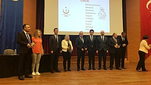 İL SAĞLIK MÜDÜRLÜĞÜMÜZE BEBEK DOSTU ALTIN İL ÖDÜLÜ VERİLDİ