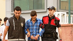 KAVGADA BIÇAKLANAN GENÇ HASTANEDE ÖLDÜ 