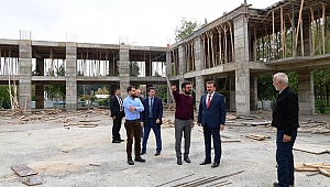 KONGRE BİNASINDA KATLAR YÜKSELİYOR