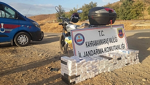 MOTORİZE SİGARA KAÇAKÇISI JANDARMAYA TAKILDI 