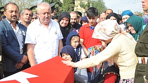 OTOBÜS KAZASINDA ÖLEN ASKER, SON YOLCULUĞUNA UĞURLANDI 