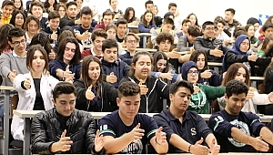 150 ÖĞRENCİ AYNI ANDA HİPNOZ OLDU 
