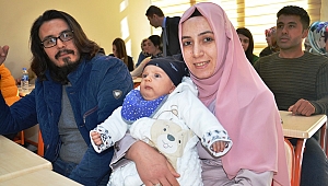 3 AYLIK BEBEĞİYLE GİRİŞİMCİLİK KURSU’NA GELDİ 