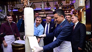 BAKAN PAKDEMİRLİ, DONDURMA KESTİ 