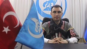 HÜSEYİN KAYIŞ; BAYRAK SEVGİSİNİN VE KAHRAMANLIĞIN TİMSALİDİR.
