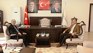 KSÜ REKTÖRÜ CAN  PAZARCIK KAYMAKAMI NAS VE BELEDİYE BAŞKANI BOZDAĞ'I ZİYARET ETTİ