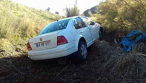OTOMOBİL ŞARAMPOLE UÇTU: 4 YARALI 