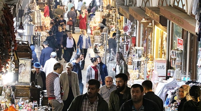 TARİHİ KAPALI ÇARŞI YARIM ASIRDIR CANLILIĞINI KORUYOR