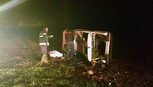 YOLDAN ÇIKAN OTOMOBİL TAKLA ATTI: 1 ÖLÜ, 1 YARALI 