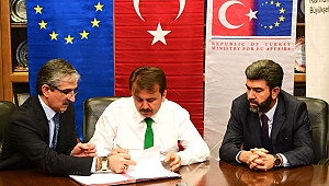 BAŞKAN ERKOÇ ERASMUS PROJESİNİ İMZALADI