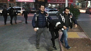 BEKAR EVİNE UYUŞTURUCU BASKINI: 2 GÖZALTI 