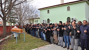 EVİNDE ÖLÜ BULUNAN AKADEMİSYEN SON YOLCULUĞUNA UĞURLANDI 
