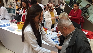 HEMŞİRELER HER YERDE YAŞAMINIZI DUYMAYA DEVAM EDİYOR