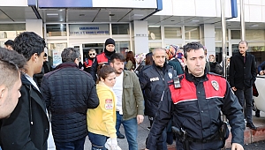 İŞ KUYRUĞUNDA BIÇAKLANDI 