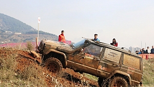 OFF-ROAD FİNALİNDE DERECEYE GİRENLERE TÖREN DÜZENLENDİ 