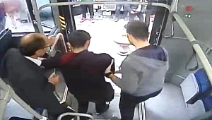 OTOBÜS ŞOFÖRÜ RAHATSIZLANAN YOLCUYU HASTANEYE GÖTÜRDÜ