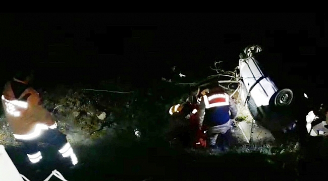 OTOMOBİL DEREYE UÇTU