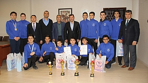 REKORTMEN HAVALI TABANCA SPORCULARINDAN KABAKCIYA ZİYARET