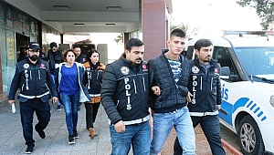 UYUŞTURUCU SATMAKTAN TUTUKLANAN KADININ GÖZYAŞLARI 
