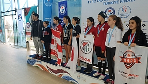 YÜZMEDE SPORCULARIMIZDAN GÜMÜŞ VE BRONZ MADALYA