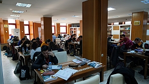 BÜYÜKŞEHİR’İN KÜTÜPHANELERİ DOLU DOLU