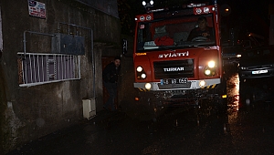 ÇOCUKLARIN ATEŞLE OYUNU EVİ YAKTI 