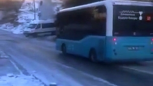 HALK OTOBÜSÜ BUZLU YOLDA METRELERCE SÜRÜKLENDİ 