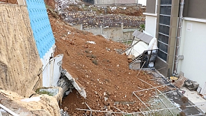 İSTİNAT DUVARI BÖYLE ÇÖKTÜ 