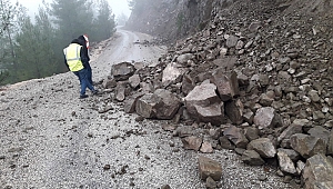 KAHRAMANMARAŞ’TA ŞİDDETLİ YAĞMUR TOPRAK KAYMALARINA NEDEN OLDU 