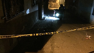 KOMŞULARIN KÖMÜR KAVGASI KANLI BİTTİ: 2 YARALI