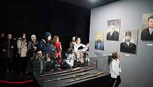 KURTULUŞ PANORAMA MÜZESİ ZİYARETÇİLERİ KABUL EDİYOR