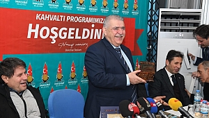 MAHÇİÇEK ÇALIŞAN GAZETECİLERLE BİR ARADA
