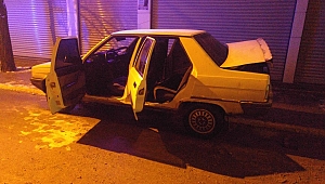 OTOMOBİLDE GAZ PATLAMASI: 4 YARALI 