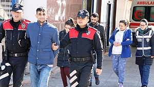 AŞIK OLDUĞU KADIN VE ERKEK ARKADAŞI TARAFINDAN GASP EDİLDİ 